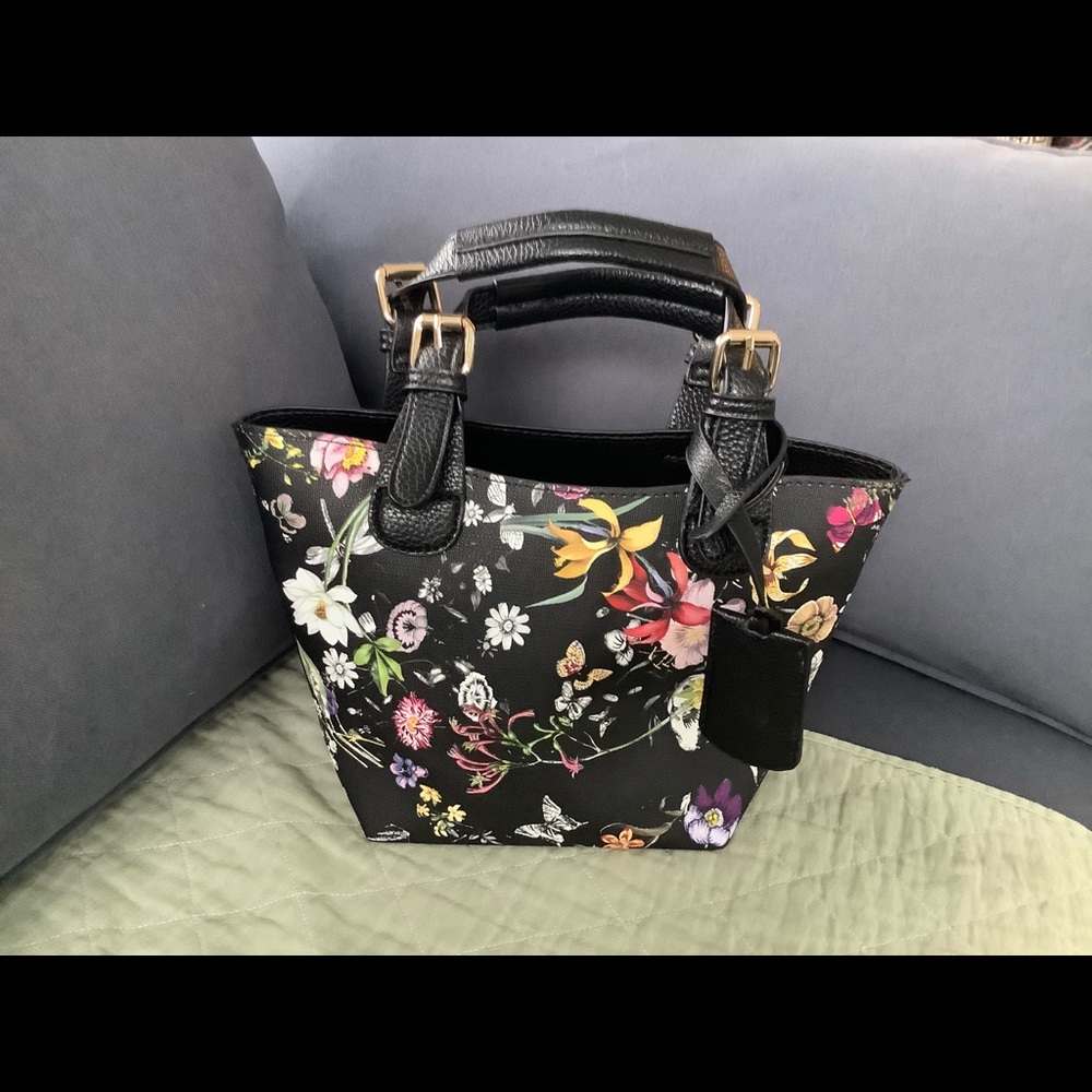 Fun Floral Print Handbag NWOT